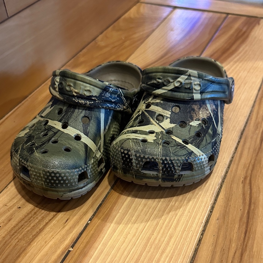 Kids Camouflage Clogs size 7
